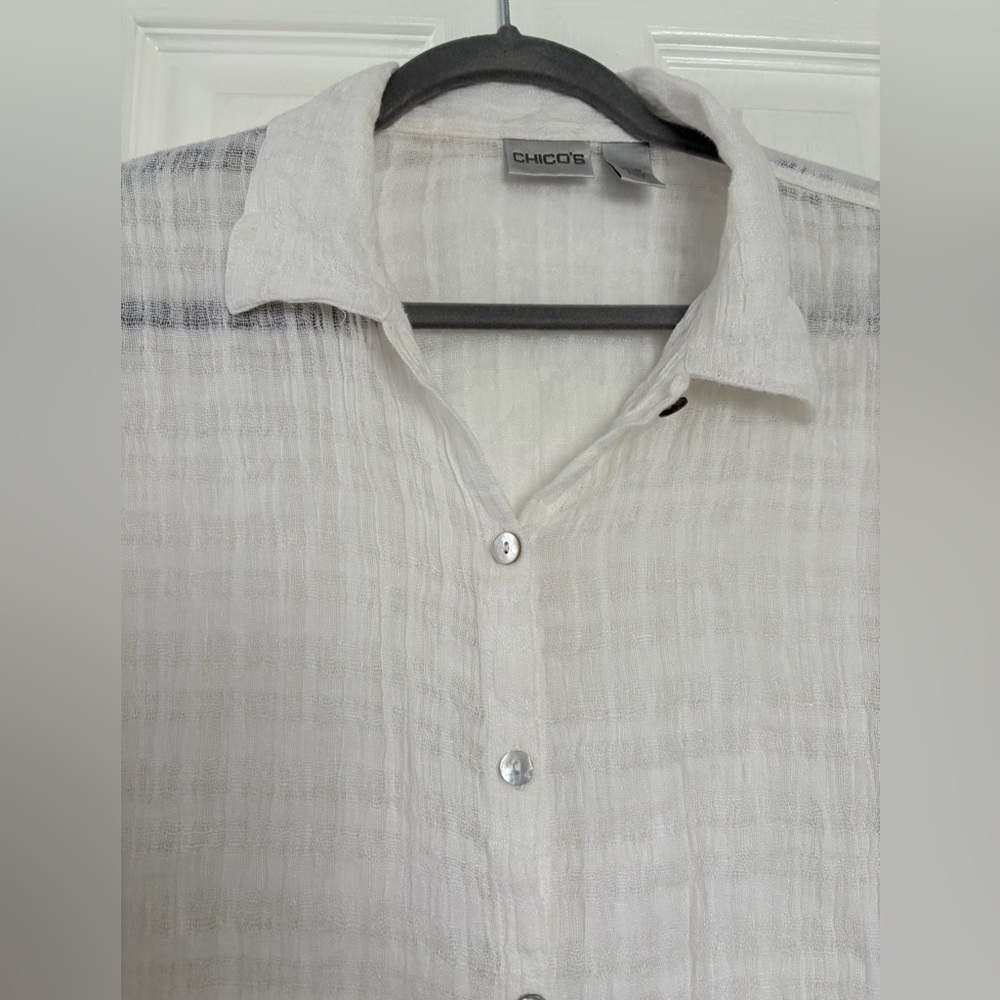 Linen Button Down Shirt in White - Picture 3 of 6
